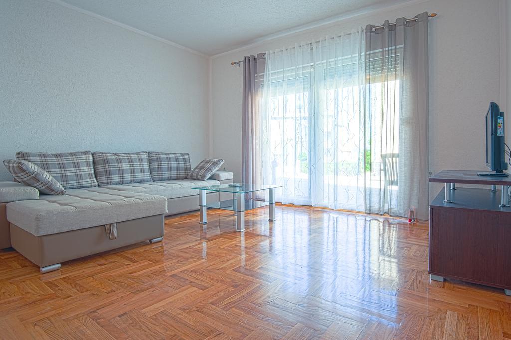 Apartments Marko Podstrana Rom bilde