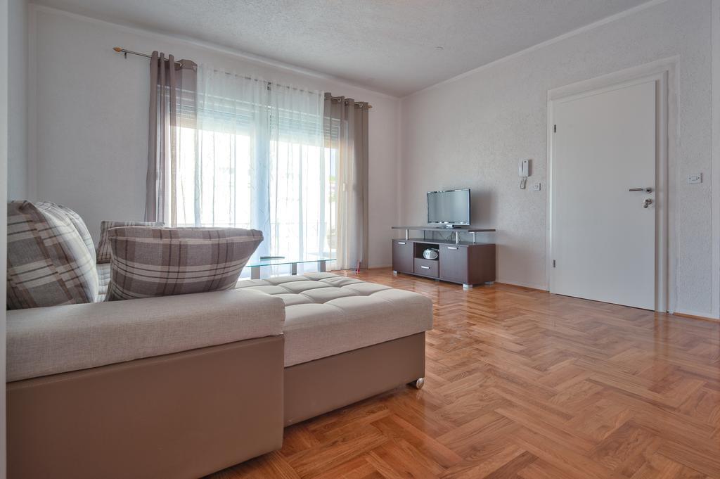 Apartments Marko Podstrana Rom bilde